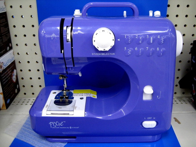 Sewingmachine 1.jpg