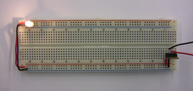 File:7805 with power light.jpg